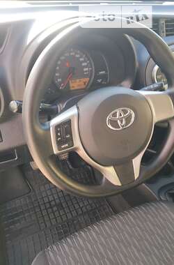 Хэтчбек Toyota Yaris 2012 в Львове