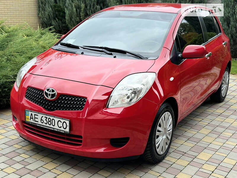 Хэтчбек Toyota Yaris 2008 в Днепре