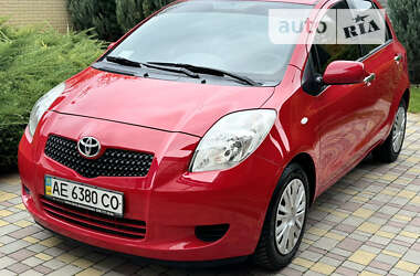 Хэтчбек Toyota Yaris 2008 в Днепре