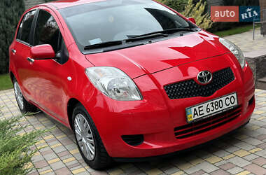 Хэтчбек Toyota Yaris 2008 в Днепре