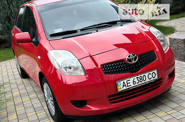 Хэтчбек Toyota Yaris 2008 в Днепре