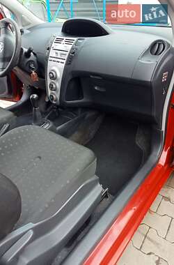 Хэтчбек Toyota Yaris 2008 в Сумах