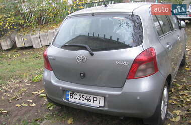 Хэтчбек Toyota Yaris 2006 в Киеве