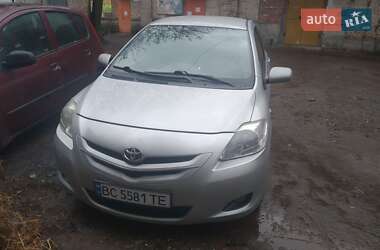 Седан Toyota Yaris 2008 в Львове