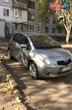 Хетчбек Toyota Yaris 2006 в Полтаві