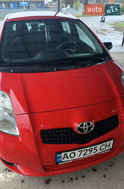 Хэтчбек Toyota Yaris 2006 в Ужгороде