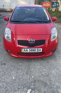 Хетчбек Toyota Yaris 2006 в Києві