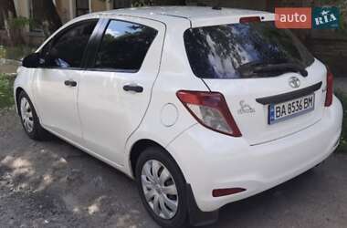 Хетчбек Toyota Yaris 2012 в Кропивницькому