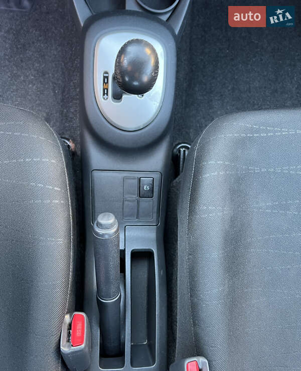 Хэтчбек Toyota Yaris 2006 в Самборе