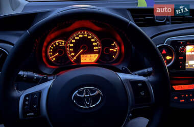 Хетчбек Toyota Yaris 2012 в Хмельницькому