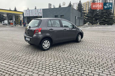 Хетчбек Toyota Yaris 2011 в Івано-Франківську