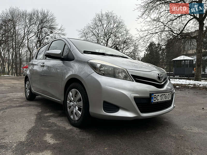 Хетчбек Toyota Yaris 2013 в Львові