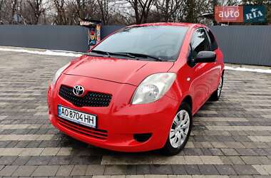 Хетчбек Toyota Yaris 2007 в Ужгороді