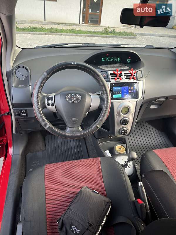 Хетчбек Toyota Yaris 2006 в Чорноморську