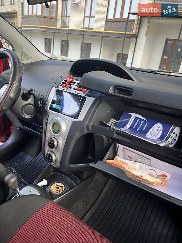 Хетчбек Toyota Yaris 2006 в Чорноморську