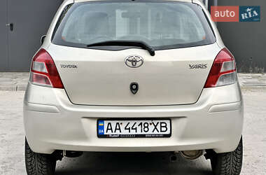 Хетчбек Toyota Yaris 2011 в Києві