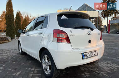 Хетчбек Toyota Yaris 2010 в Дубні