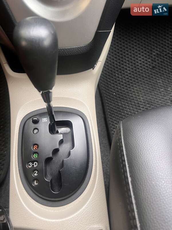 Седан Toyota Yaris 2006 в Киеве