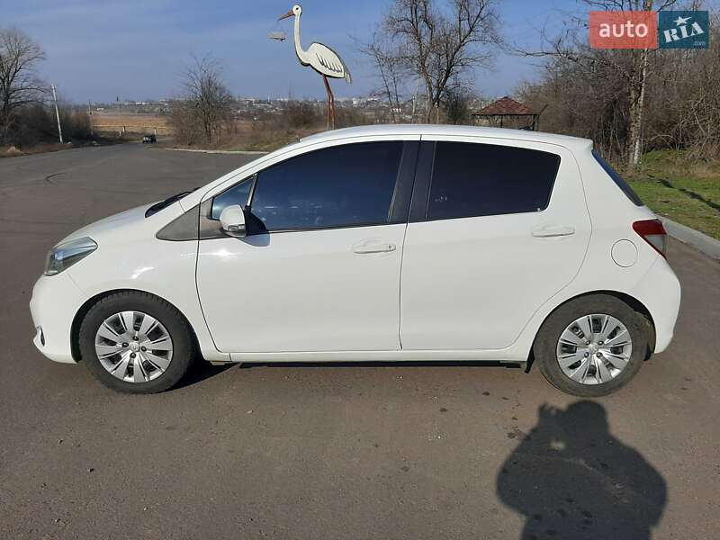 Хэтчбек Toyota Yaris 2012 в Березовке