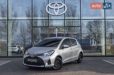 Хетчбек Toyota Yaris 2015 в Дніпрі