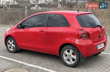 Хэтчбек Toyota Yaris 2006 в Дубно