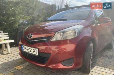 Хэтчбек Toyota Yaris 2012 в Одессе