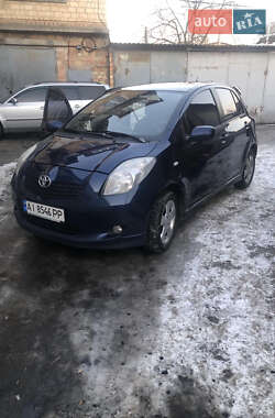 Хэтчбек Toyota Yaris 2008 в Киеве