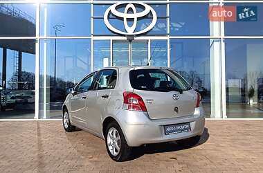 Хэтчбек Toyota Yaris 2011 в Киеве