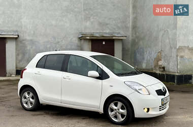 Хэтчбек Toyota Yaris 2007 в Ровно