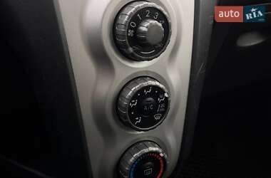 Хэтчбек Toyota Yaris 2007 в 