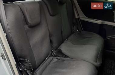 Хэтчбек Toyota Yaris 2007 в 