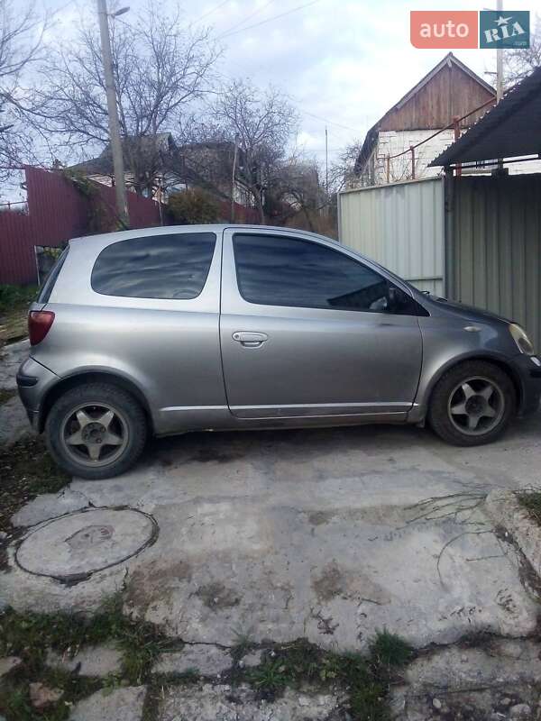 Toyota Yaris 2004