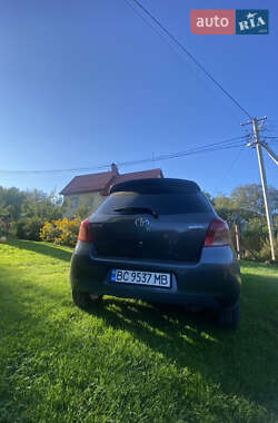 Хэтчбек Toyota Yaris 2008 в 