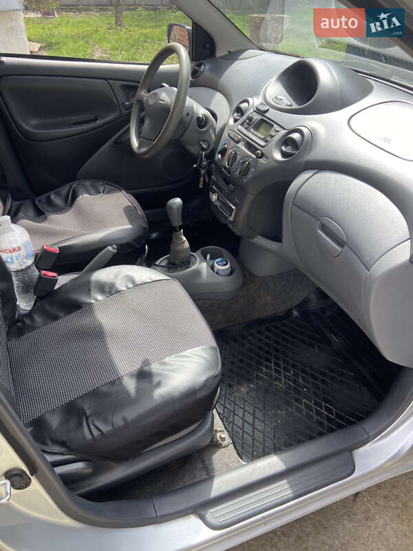 Хэтчбек Toyota Yaris 1999 в Львове