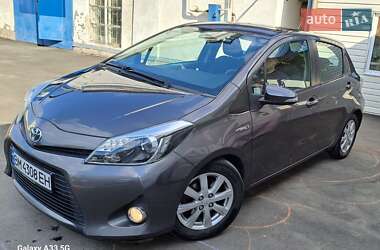 Хэтчбек Toyota Yaris 2013 в 