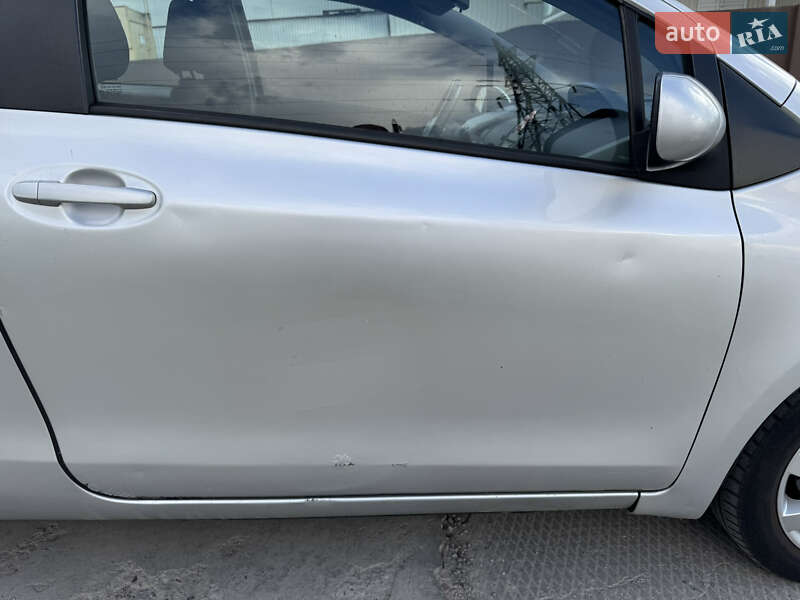 Хетчбек Toyota Yaris 2010 в Львові