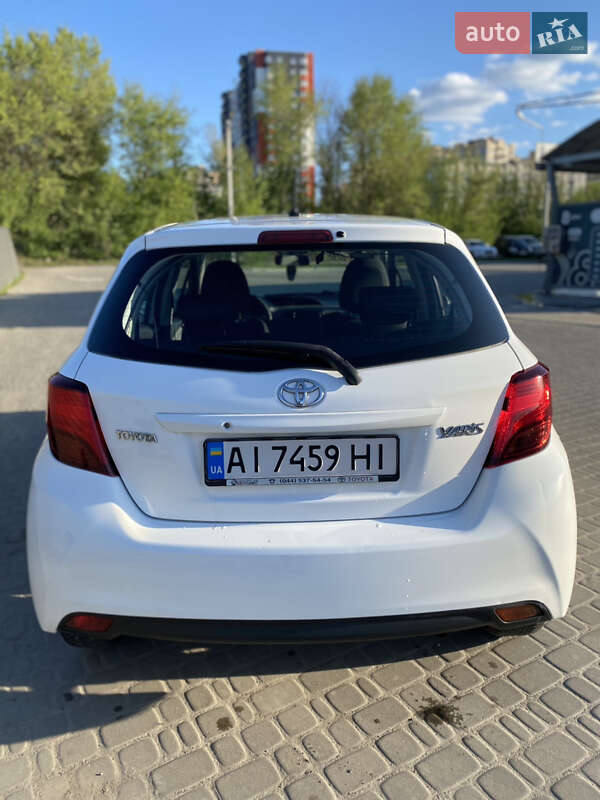Хэтчбек Toyota Yaris 2014 в Ирпене