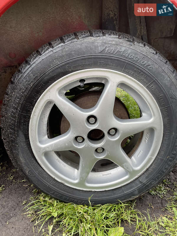 Хэтчбек Toyota Yaris 2000 в Львове