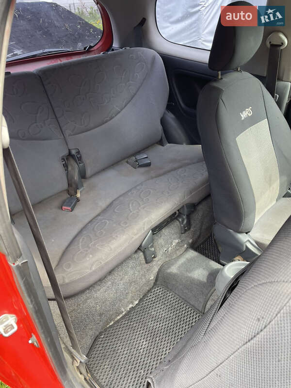 Хэтчбек Toyota Yaris 2000 в Львове