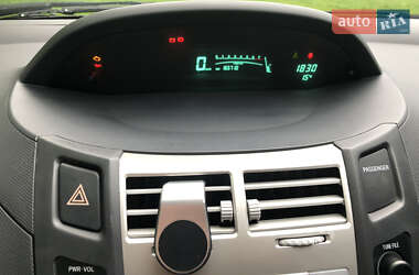 Хетчбек Toyota Yaris 2007 в 