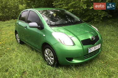 Хетчбек Toyota Yaris 2007 в 