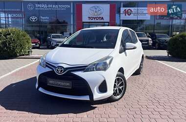 Хэтчбек Toyota Yaris 2015 в Хмельницком