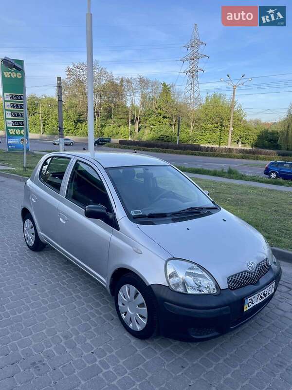Хэтчбек Toyota Yaris 2004 в Львове