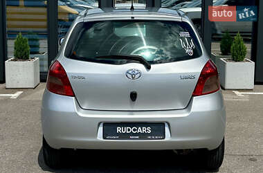 Хэтчбек Toyota Yaris 2008 в 