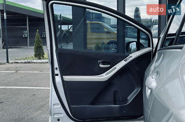 Хэтчбек Toyota Yaris 2008 в 