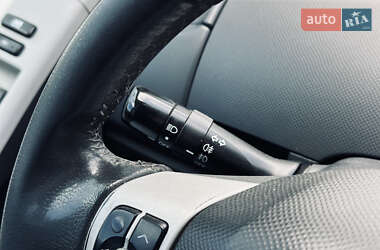 Хэтчбек Toyota Yaris 2008 в 