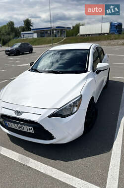 Седан Toyota Yaris 2016 в Киеве