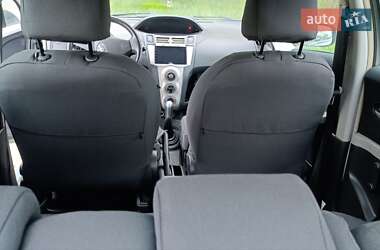 Хетчбек Toyota Yaris 2007 в 