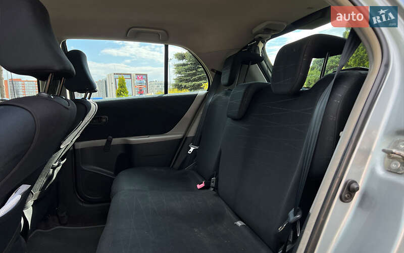 Хетчбек Toyota Yaris 2006 в Львові