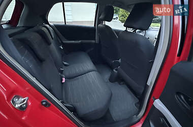 Хэтчбек Toyota Yaris 2007 в 